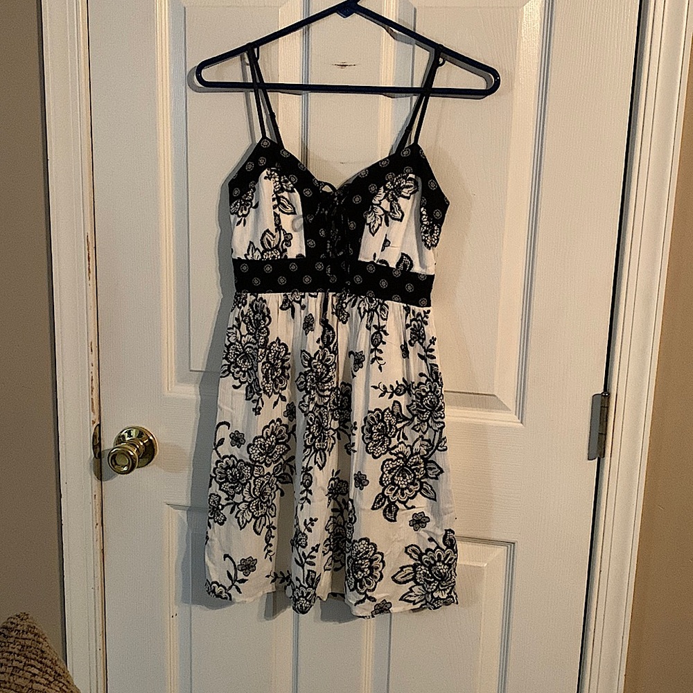 Charlotte Russe black & white floral spaghetti strap dress. Size XS.